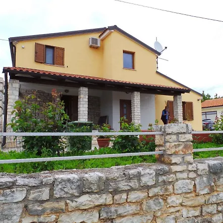 In Visnjan/istrien 37224 Višnjan